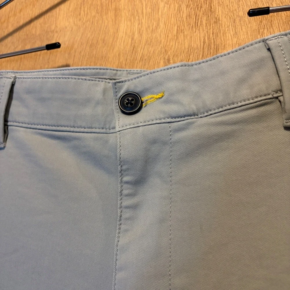 L.L.Bean Chino Classic Fit Pants Mens 42x29 Light Grey Coolmax Preppy Neutral - Picture 9 of 15